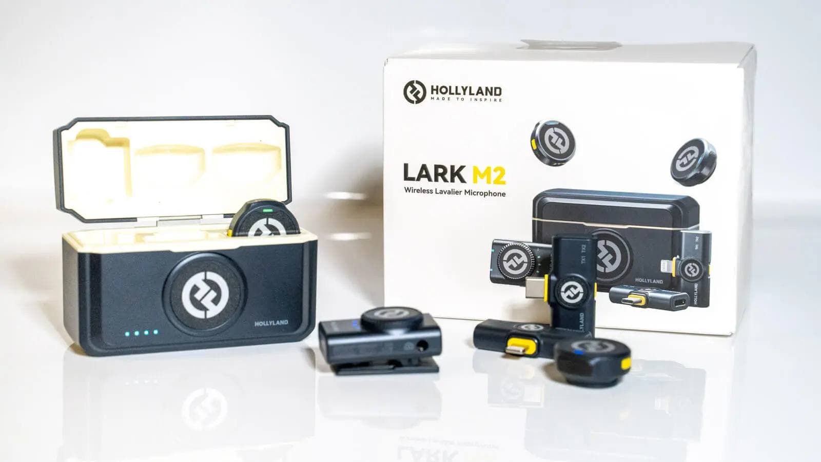 MIC HOLLYLAND LARK M2 WIRELESS ( 2 TRANSMITTERS + 1 RECEIVER ) WITH CHARGING CASE 3