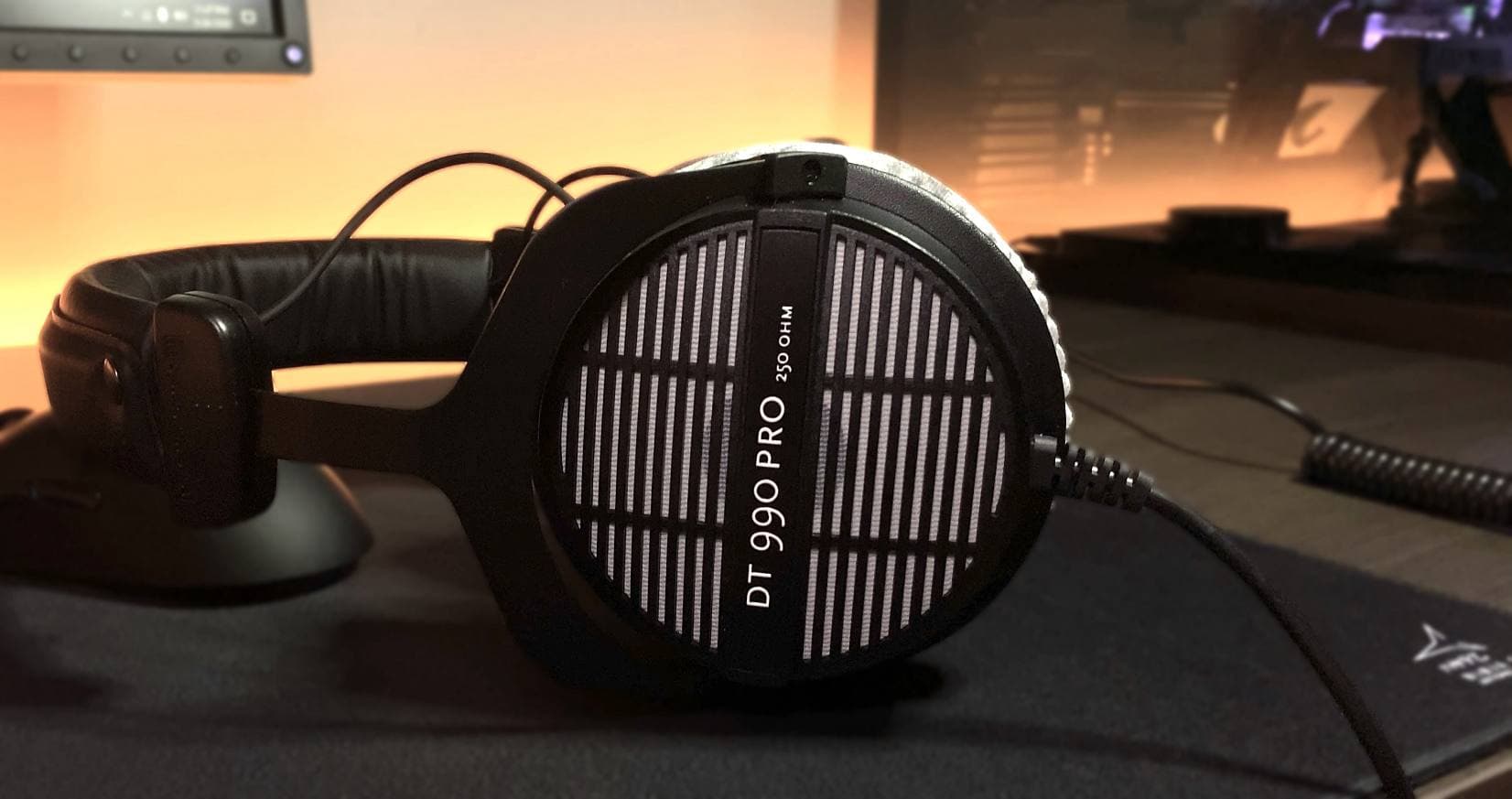 HEADPHONE BEYERDYNAMIC DT990 PRO 250 OHM OPEN-BACK STUDIO HEADPHONE 2