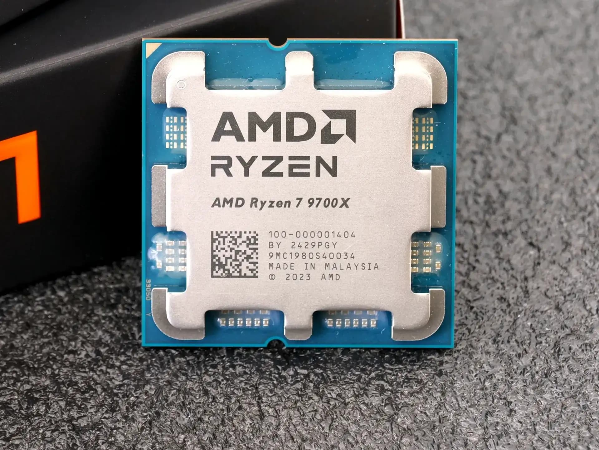CPU AMD R7 9700X TRAY